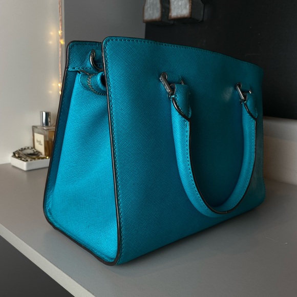 Michael Kors Crossbody Purse - Picture 15 of 15